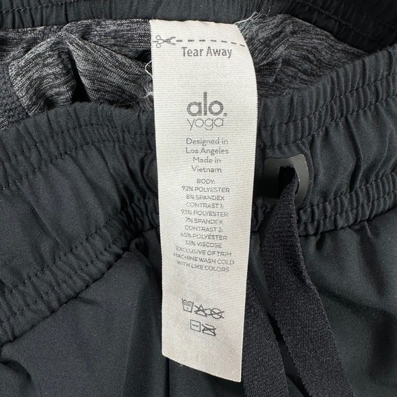 Alo Yoga 2-in-1 Athletic Shorts Men Large Black Grey Built-in Leggings Gym Run - Picture 3 of 9